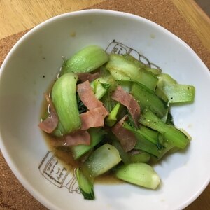 簡単ウマイ～！！青梗菜とベーコンの炒め物